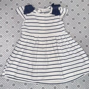 🛍 PRETTY LITTLE GIRLS DRESS SIZE 6 MONTHS 🛍